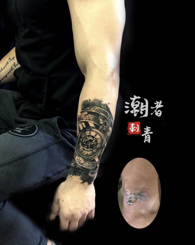 时钟 遮盖纹身图片_手臂纹身图案