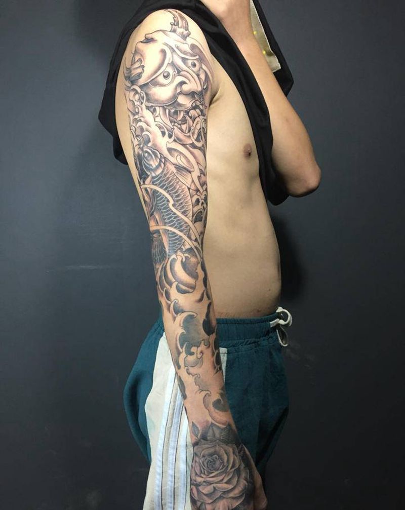 般若鲤鱼接花臂纹身图片_手臂新传统花臂般若鲤鱼纹身图案