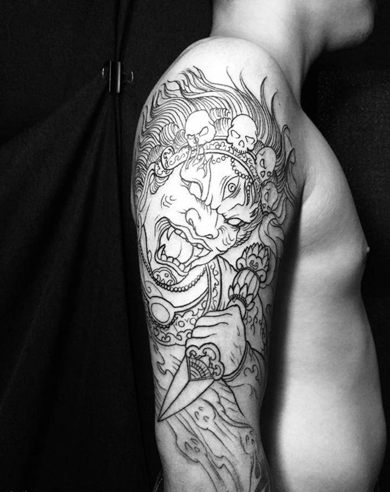 大臂黑天纹身图片_手臂新传统黑天线条纹身图案