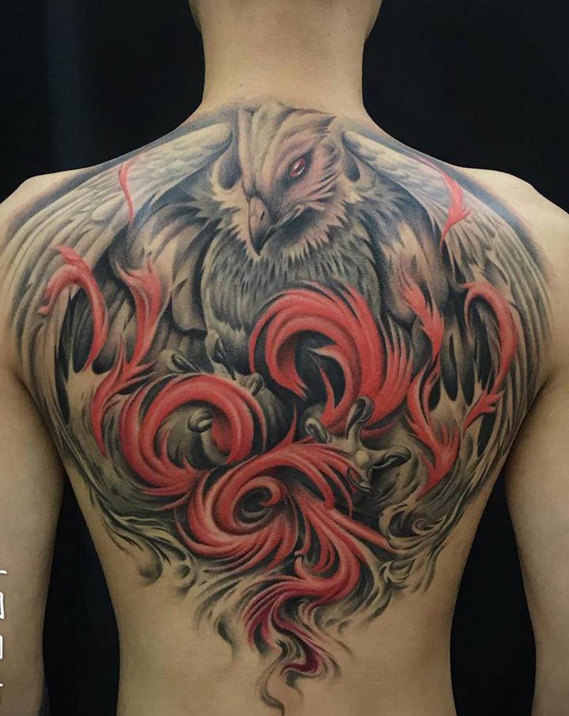 猫头鹰纹身图片_背部欧美写实水彩背部纹身图案