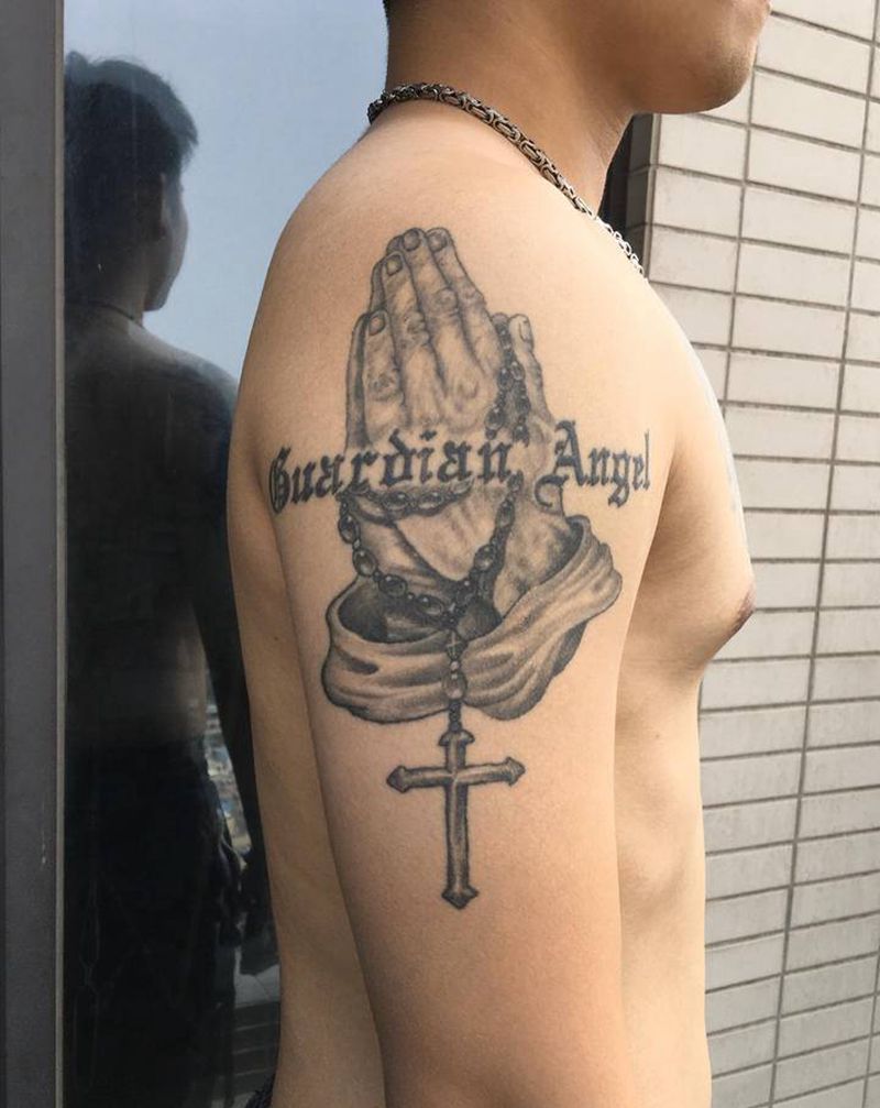 修改祈祷之手纹身图片_手臂欧美写实纹身图案