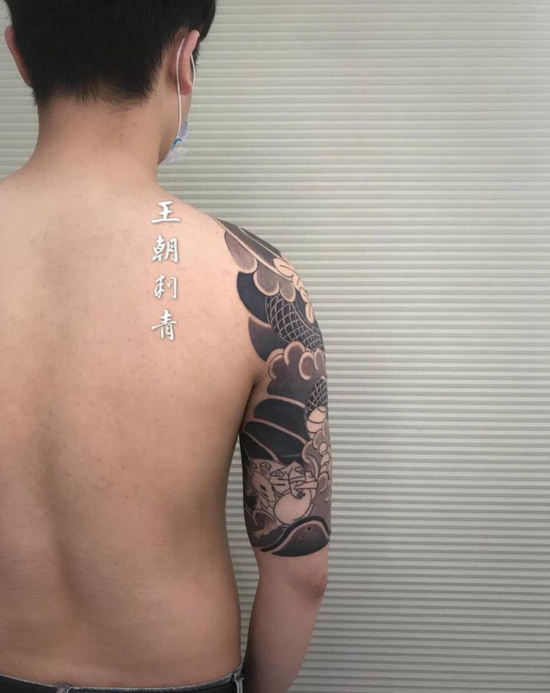 半甲纹身图片_手臂肩部老传统半甲老传统蛇纹身图案