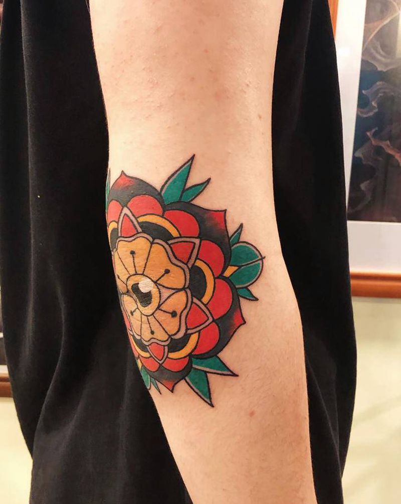 手肘纹身图片_手臂Old School纹身图案