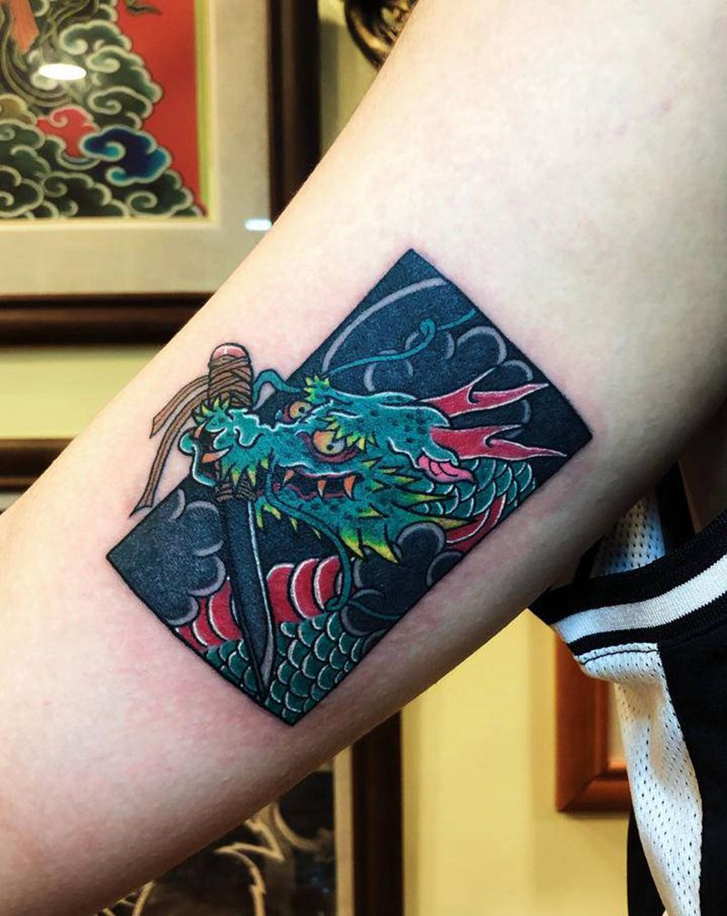 龙牌纹身图片_手臂老传统纹身图案