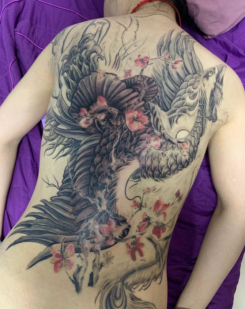 凤凰 梅花纹身图片_肩部背部新传统老传统纹身图案