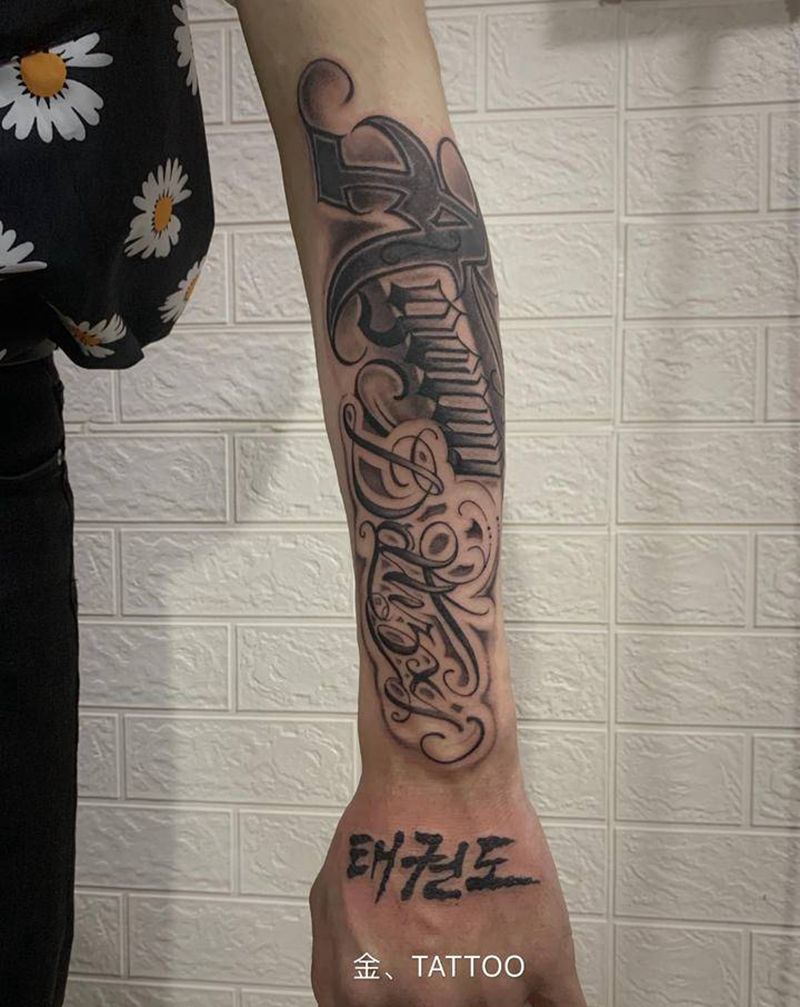 花体字纹身图片_手臂手部花体字纹身图案