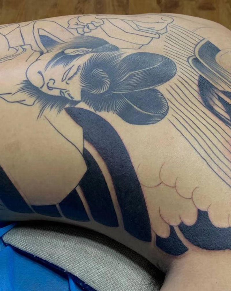 招一名满背模特价格合理纹身图片_背部纹身图案