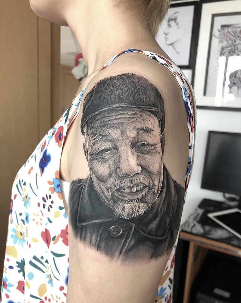 爷爷纹身图片_手臂手部欧美写实纹身图案