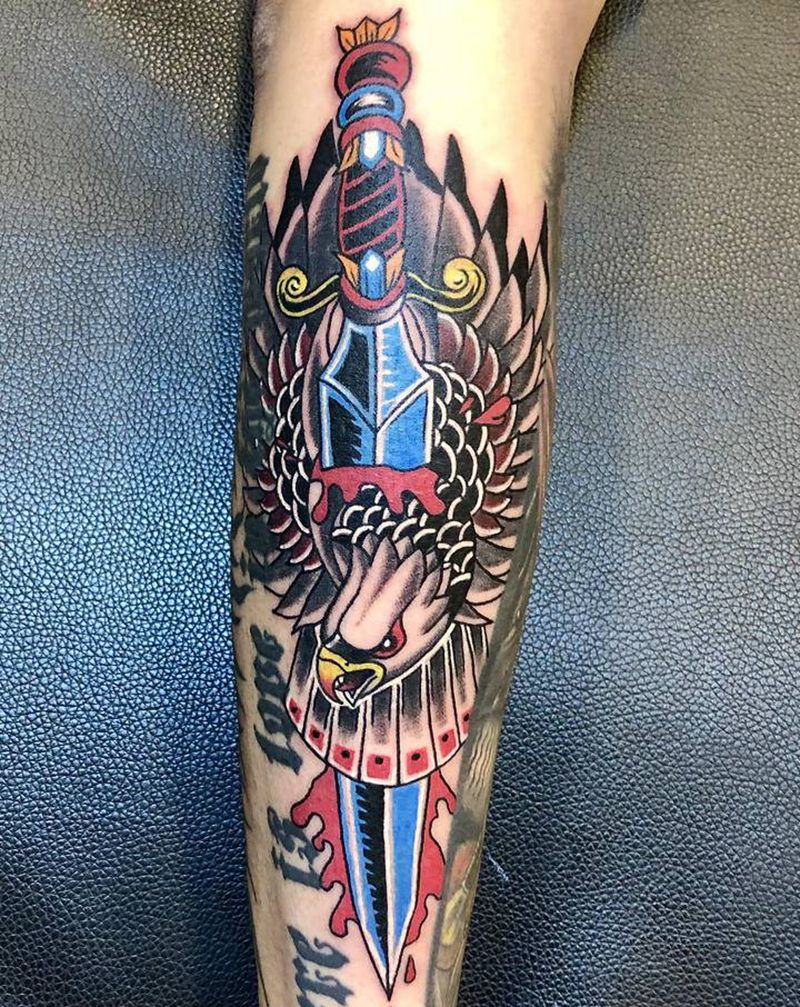 白头鹰纹身图片_手臂Old School纹身图案