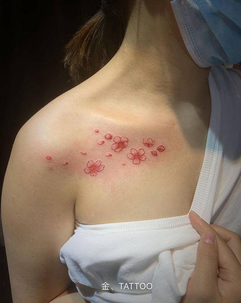 樱花纹身图片_肩部胸部新传统老传统纹身图案