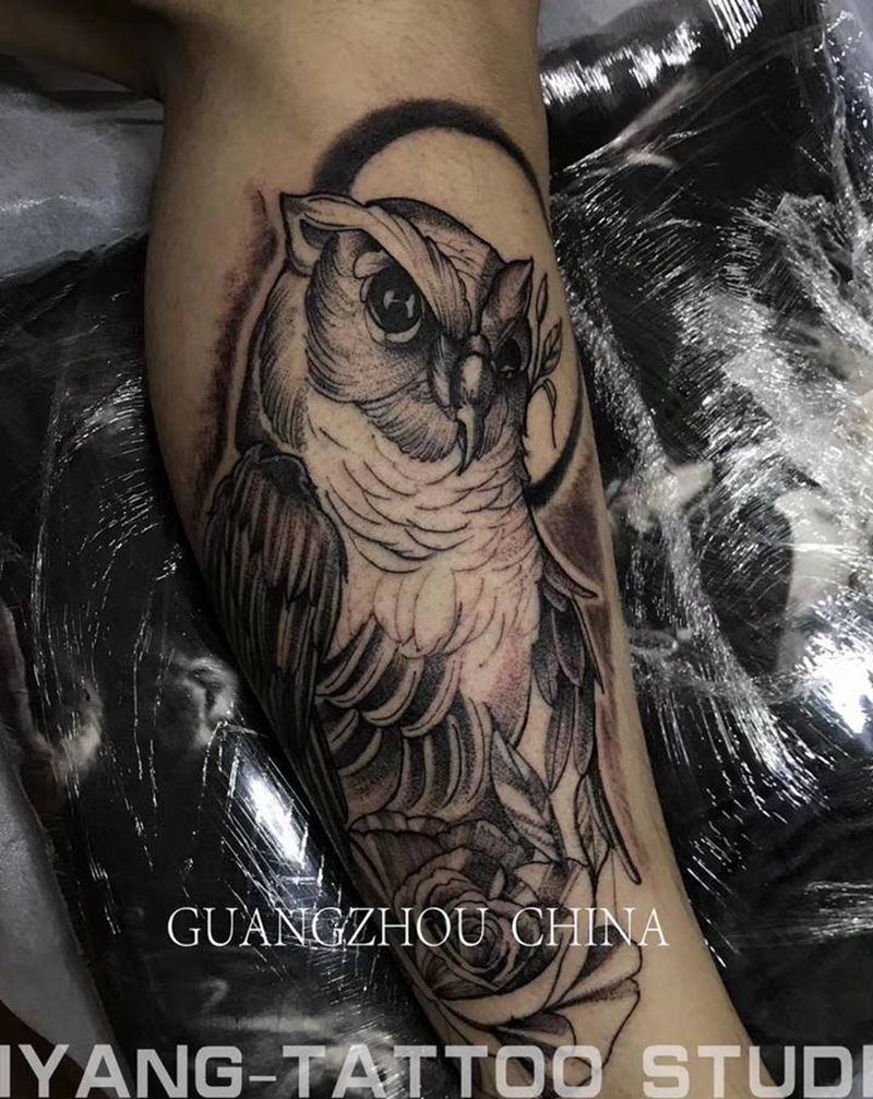 猫头鹰点刺纹身图片_腿部点刺纹身图案
