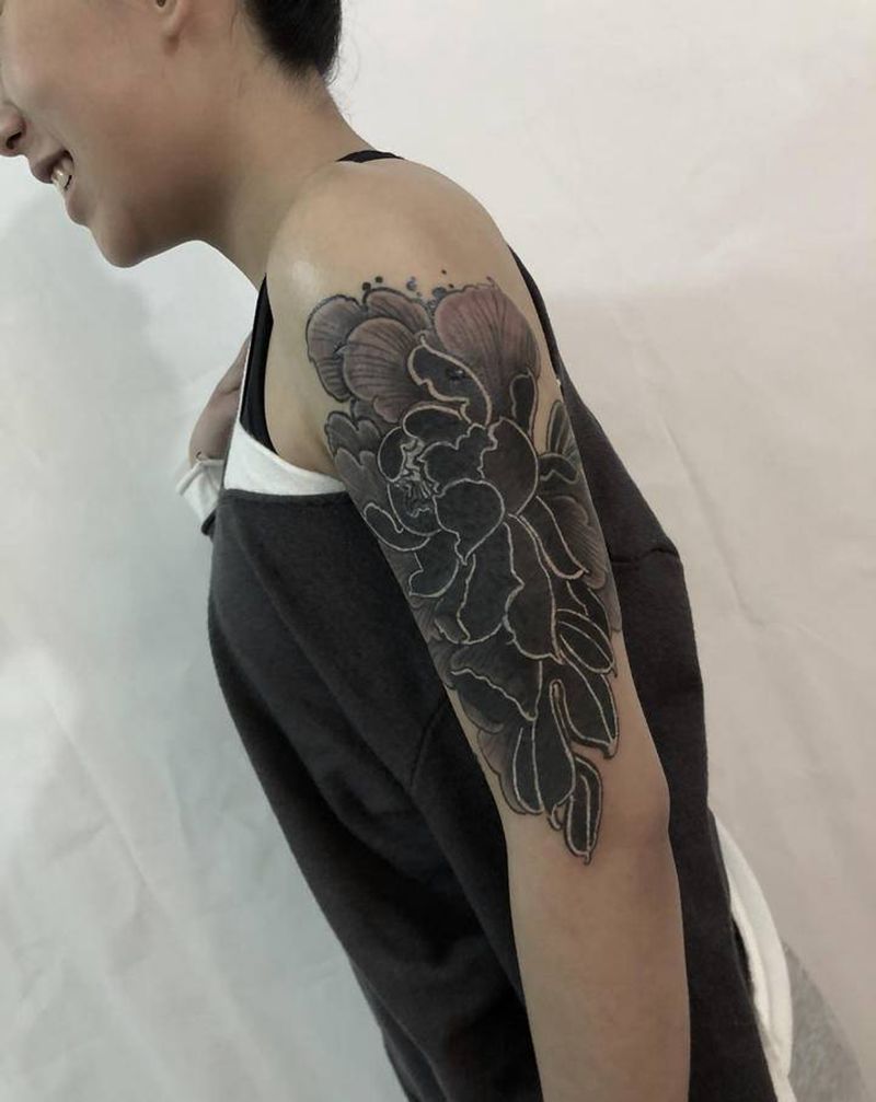 遮盖黑玫瑰纹身图片_手臂手部老传统新传统纹身图案