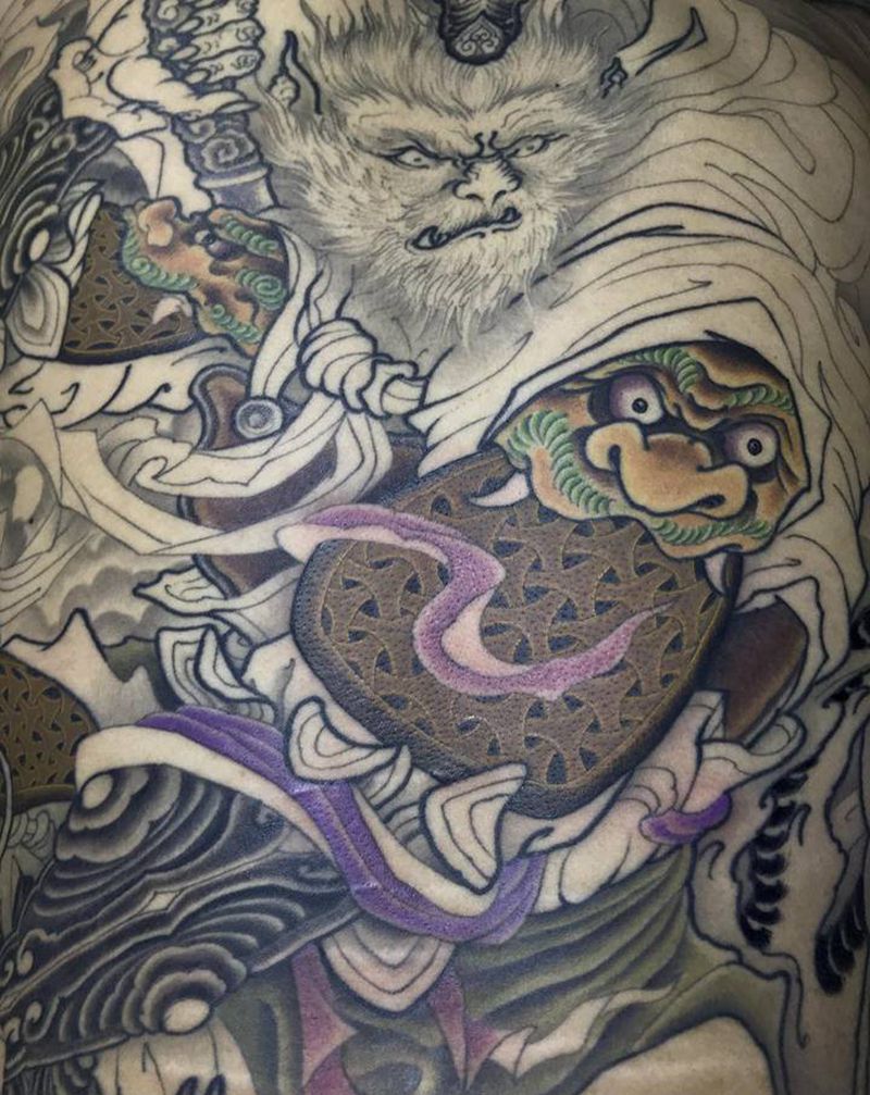 猴哥未完纹身图片_背部纹身图案