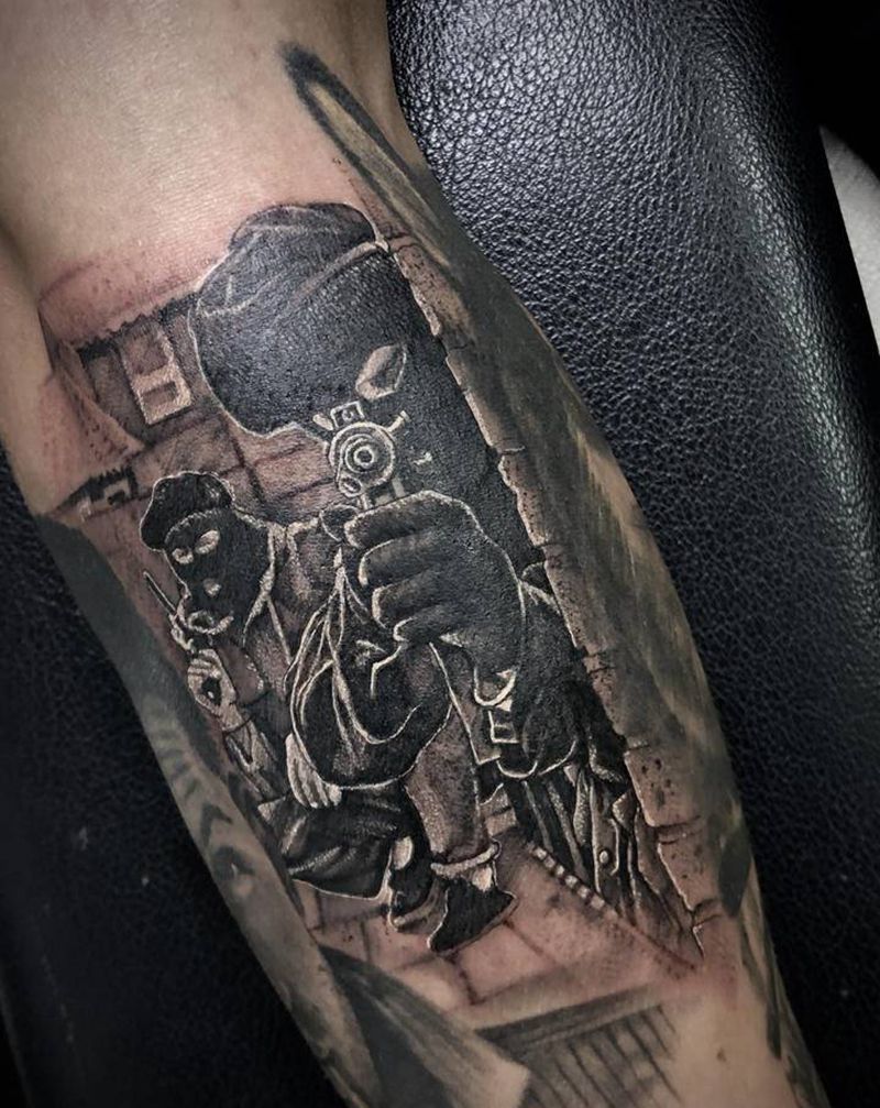 阳光劫匪纹身图片_手臂手部欧美写实纹身图案