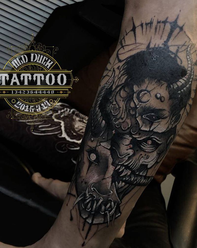 夜有光纹身图片_腿部纹身图案