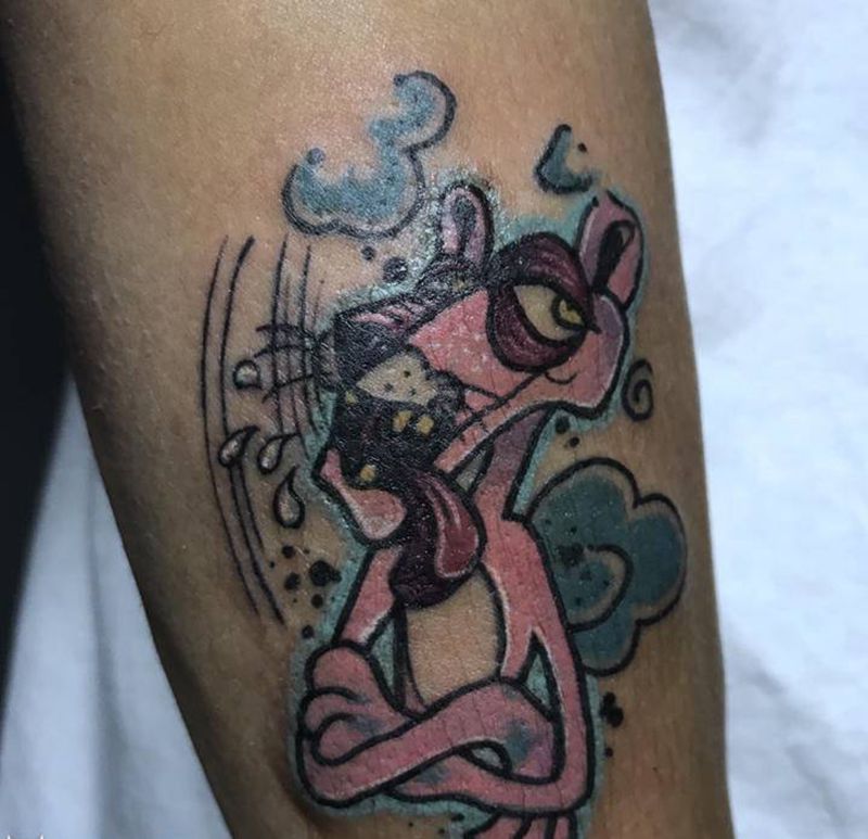 Newschool粉红豹纹身图片_手部New School粉红豹纹身图案