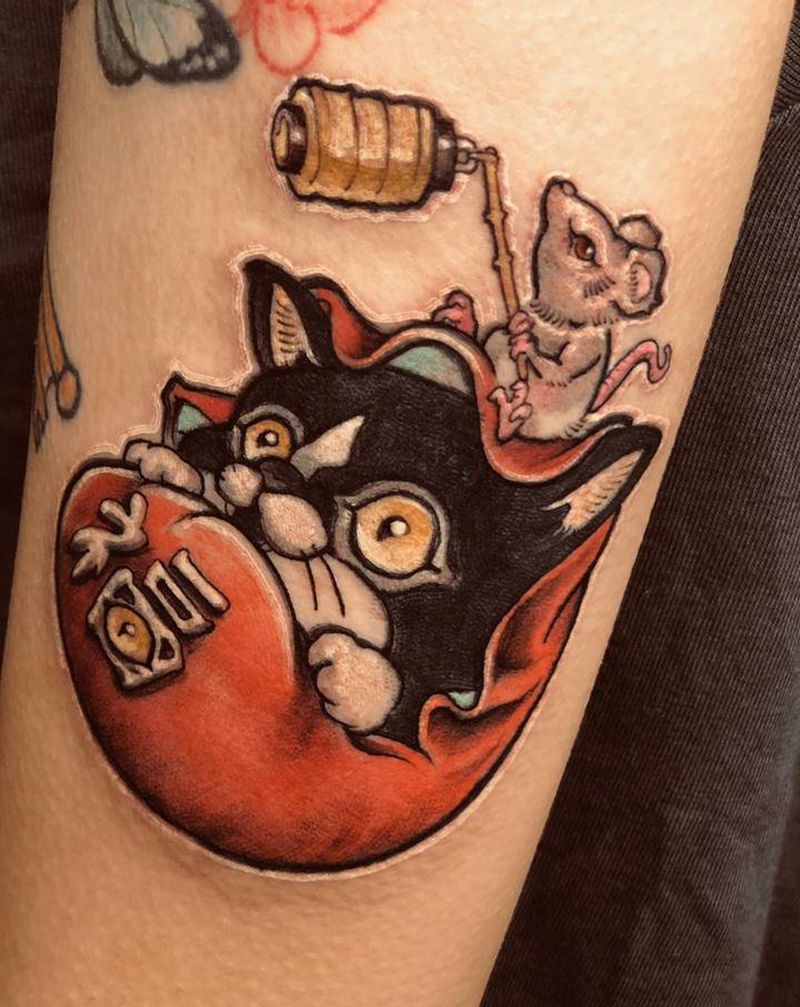 达摩蛋纹身图片_手臂New School纹身图案