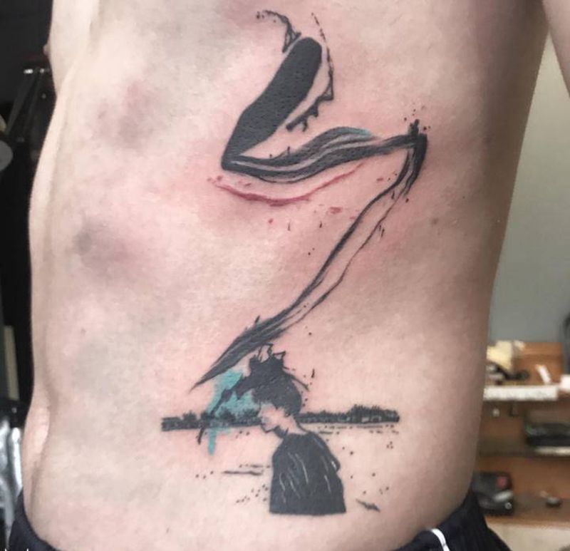 泼墨艺术纹身图片_腰部水墨泼墨纹身图案