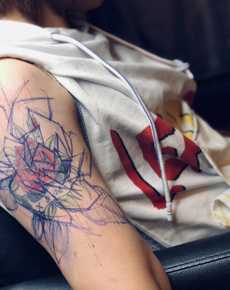 旧图覆盖纹身图片_手臂点刺水彩纹身图案