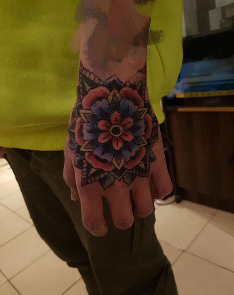 400纹身图片_手部手背 花繁花纹身图案