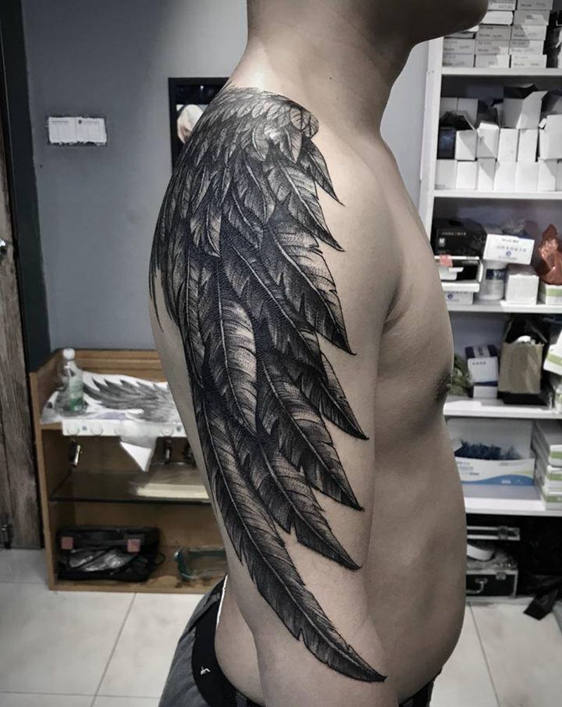 原创双翼纹身图片_肩部欧美写实翅膀纹身图案