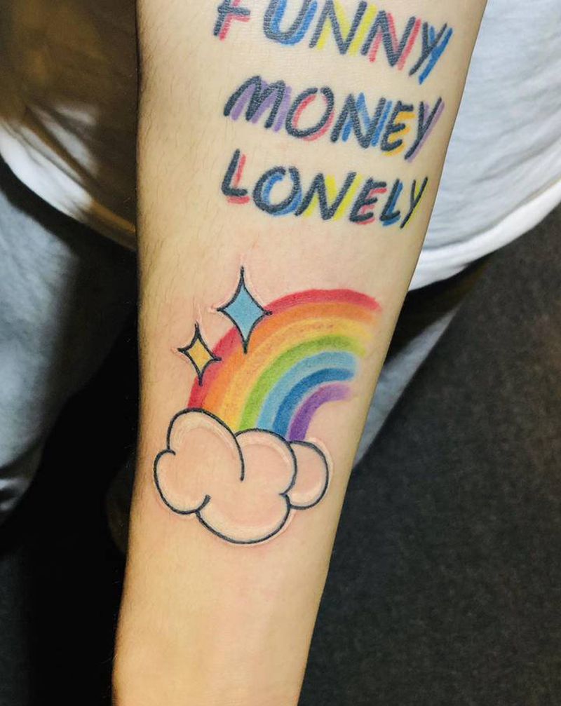 小彩虹纹身图片_手臂水彩New School纹身图案