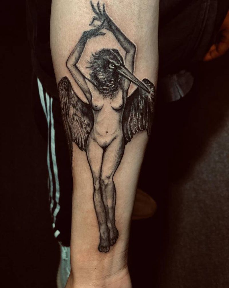 候鸟纹身图片_手臂欧美写实点刺纹身图案