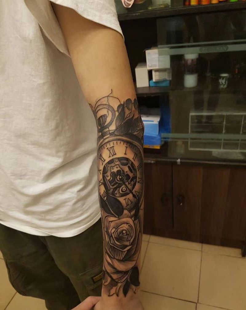 钟表纹身图片_手臂手部纹身图案
