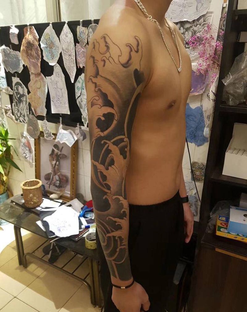 浪花花臂纹身图片_手臂手部老传统纹身图案