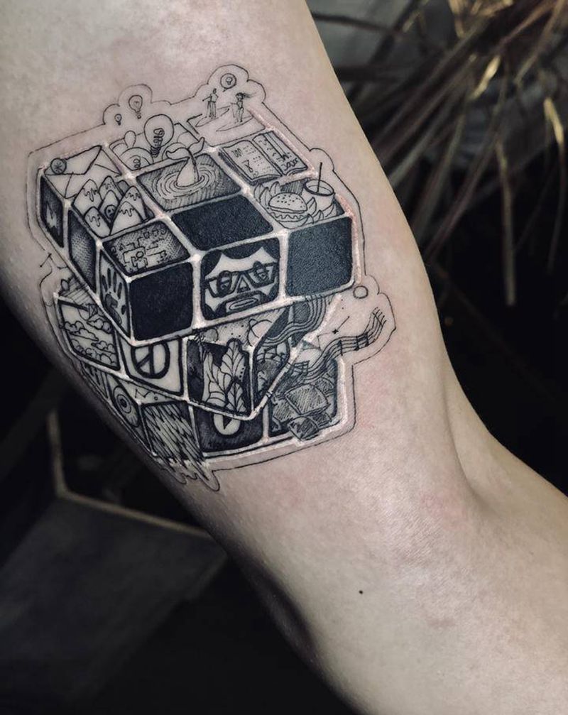 多元素魔方纹身图片_手臂点刺几何纹身图案