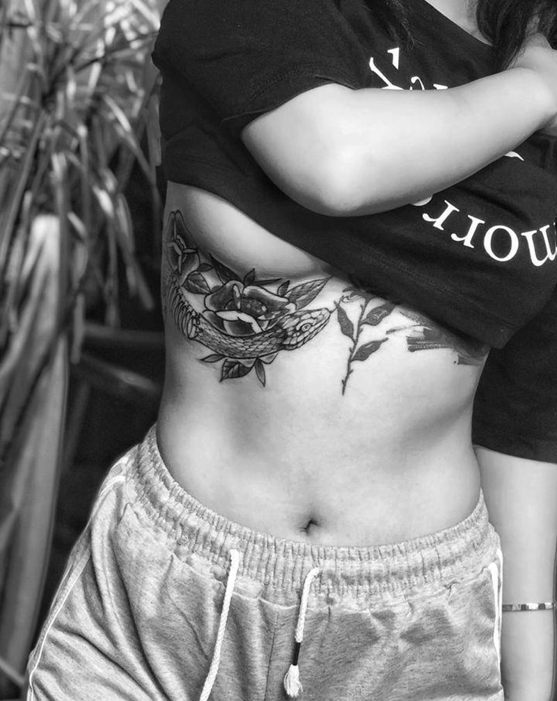 旧图覆盖纹身图片_胸部点刺Old School纹身图案