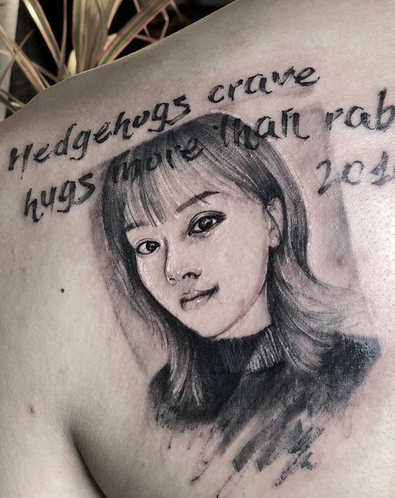 兵哥哥的爱情纹身图片_肩部点刺欧美写实纹身图案