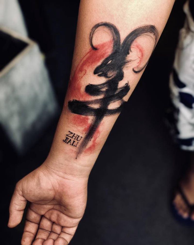 水墨风格纹身图片_手臂水墨纹身图案