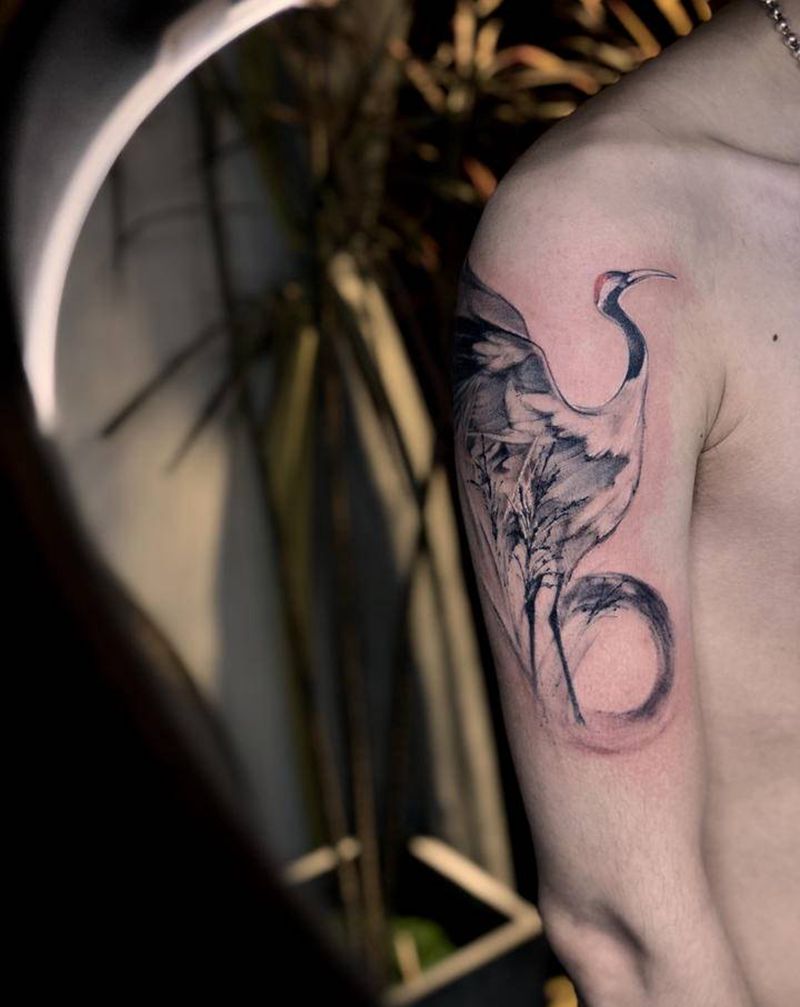 水墨仙鹤纹身图片_手臂水墨纹身图案