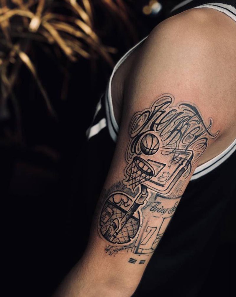 篮球少年纹身图片_手臂花体字Old School纹身图案