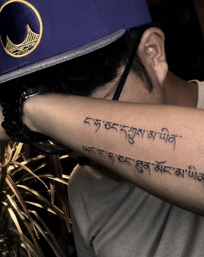 藏文纹身图片_花体字纹身图案