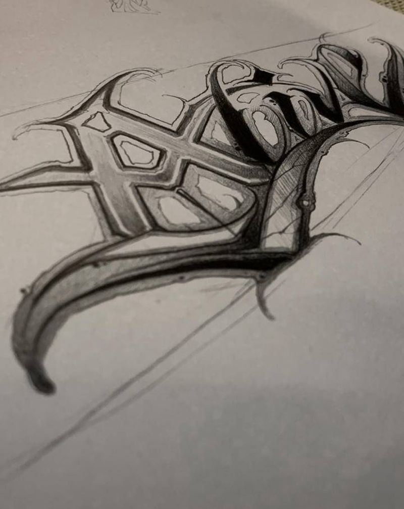 花体字Alive纹身图片_臀部手臂花体字纹身图案