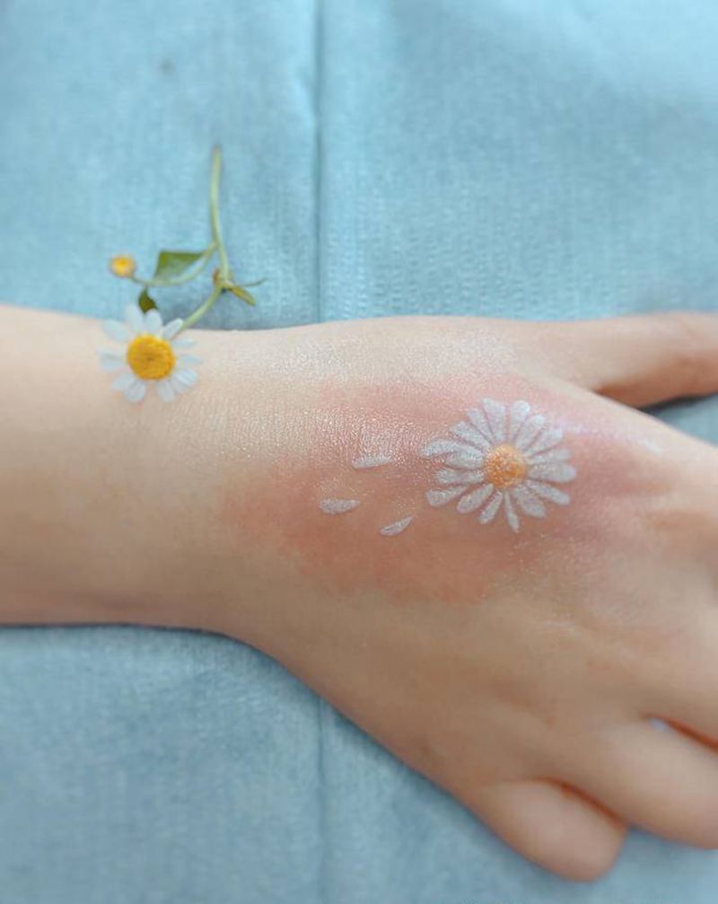 小疤痕遮盖一枚纹身图片_手部手臂水彩几何花洋甘菊小清新纹身图案