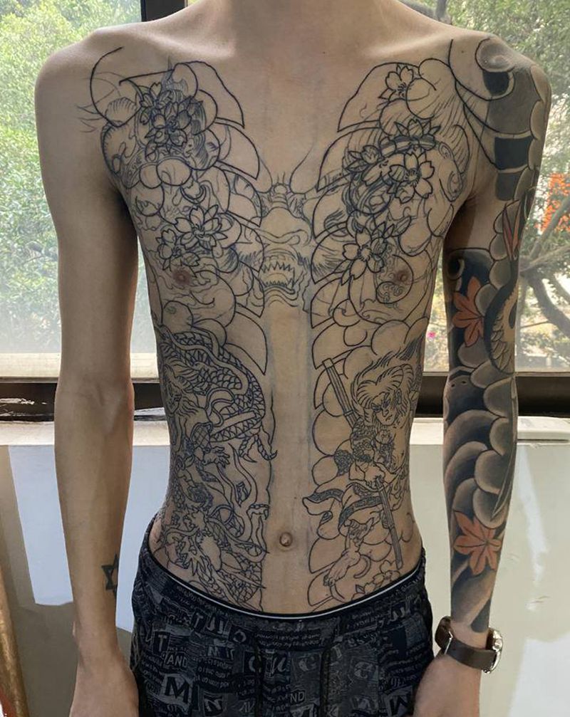 开衫纹身图片_腹部胸部老传统老传统纹身图案