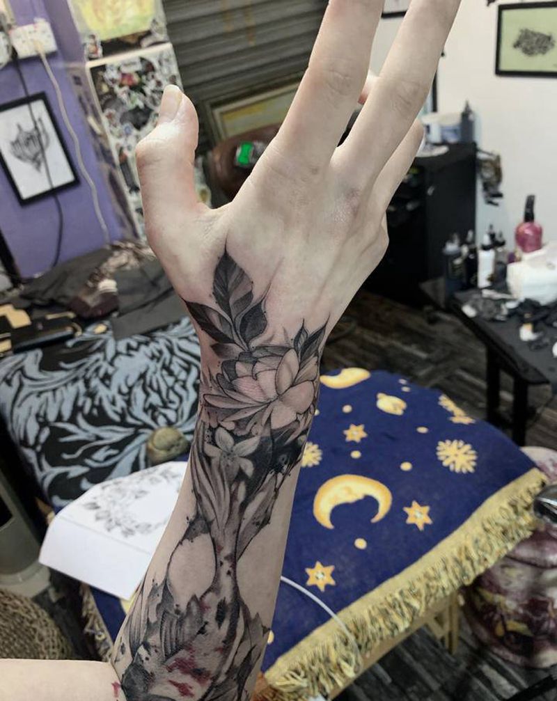 素花，泼墨纹身图片_手臂手部水墨纹身图案