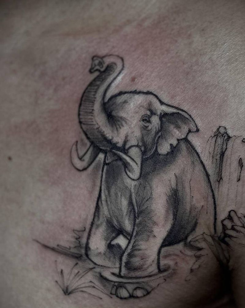 速写风格手绘纹身图片_肩部纹身图案