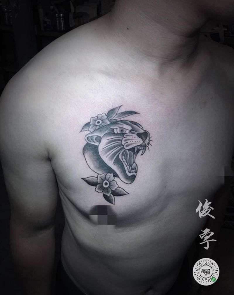 虎纹身图片_胸部Old School纹身图案