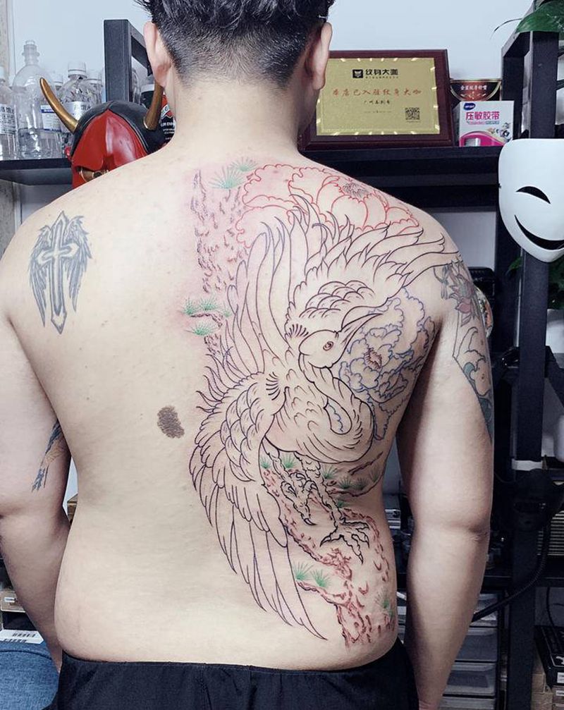 松鹤延年纹身图片_背部新传统仙鹤松树牡丹纹身图案