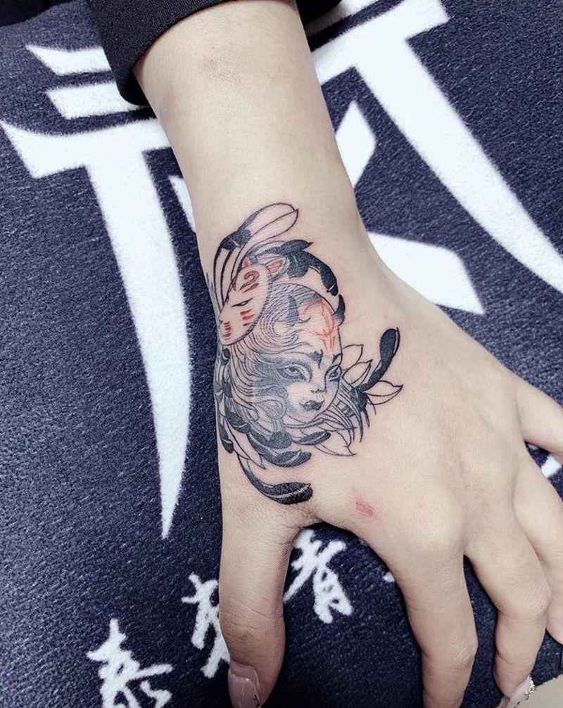 遮盖纹身图片_手部欧美写实暗黑面具纹身图案