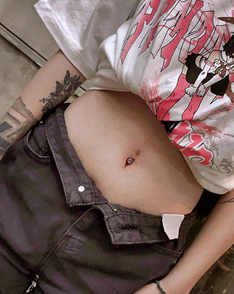 脐钉纹身图片_腹部纹身图案