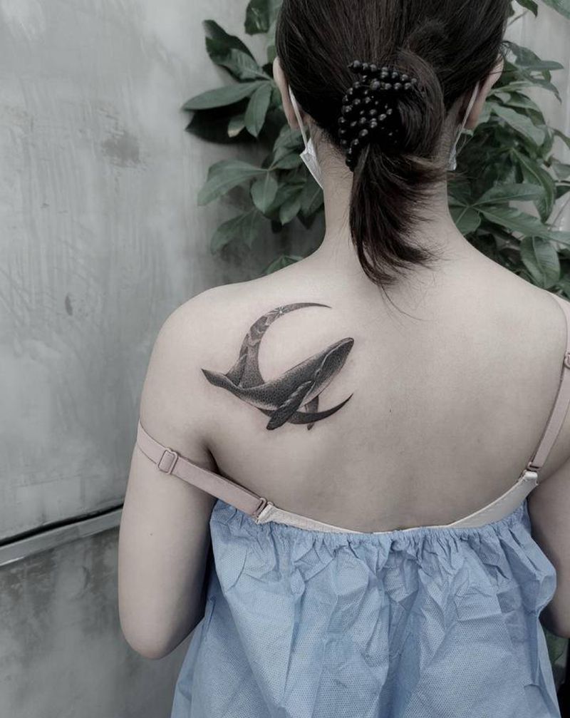 鲸鱼遮盖纹身图片_背部欧美写实几何纹身图案