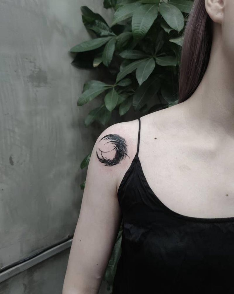 伤疤遮盖纹身图片_肩部图腾几何纹身图案