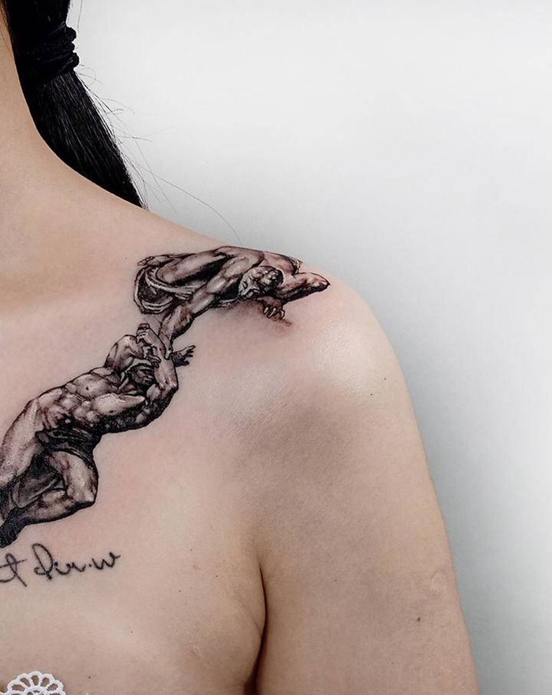 人物纹身图片_肩部欧美写实点刺纹身图案