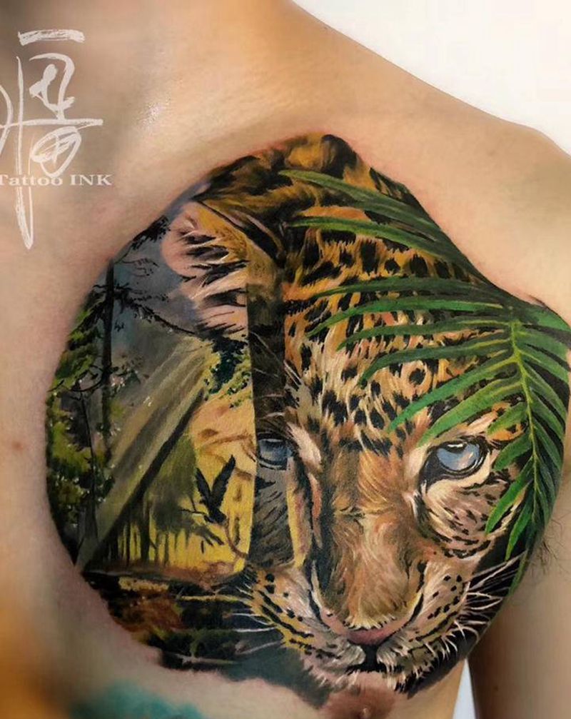 豹纹身图片_胸部欧美写实水彩豹纹身图案