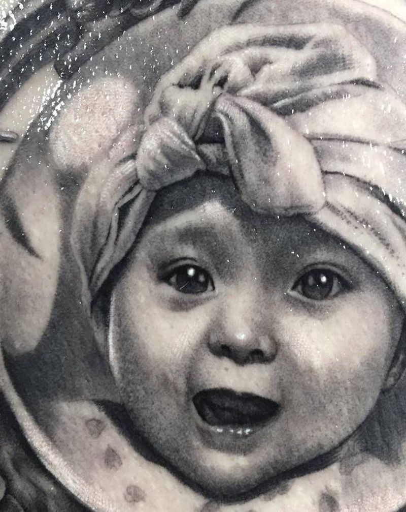 .纹身图片_胸部欧美写实纹身图案